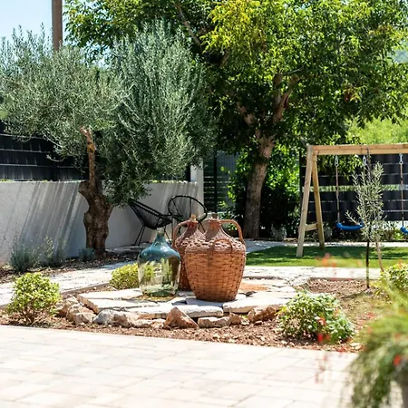 Celtis With Heated Pool Villa