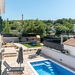 Celtis With Heated Pool Ljubitovica
