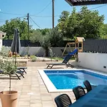 Celtis With Heated Pool * Ljubitovica