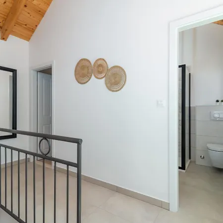 Villa Celtis With Heated Pool *
